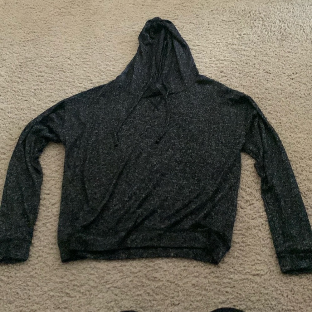 Black light weight hoodie sweater